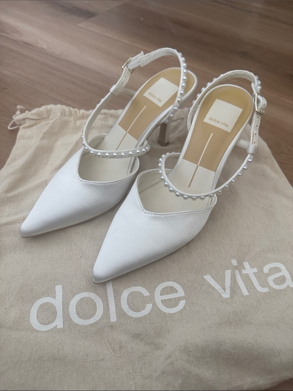 Dolce Vita White Pointed-Toe Pearl-Trim Slingbacks